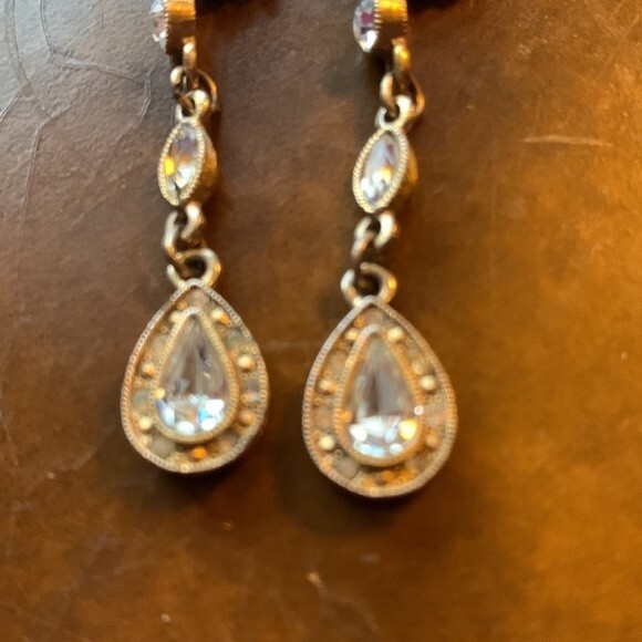 Vintage Gold dangle rhinestone earrings - Picture 2 of 4